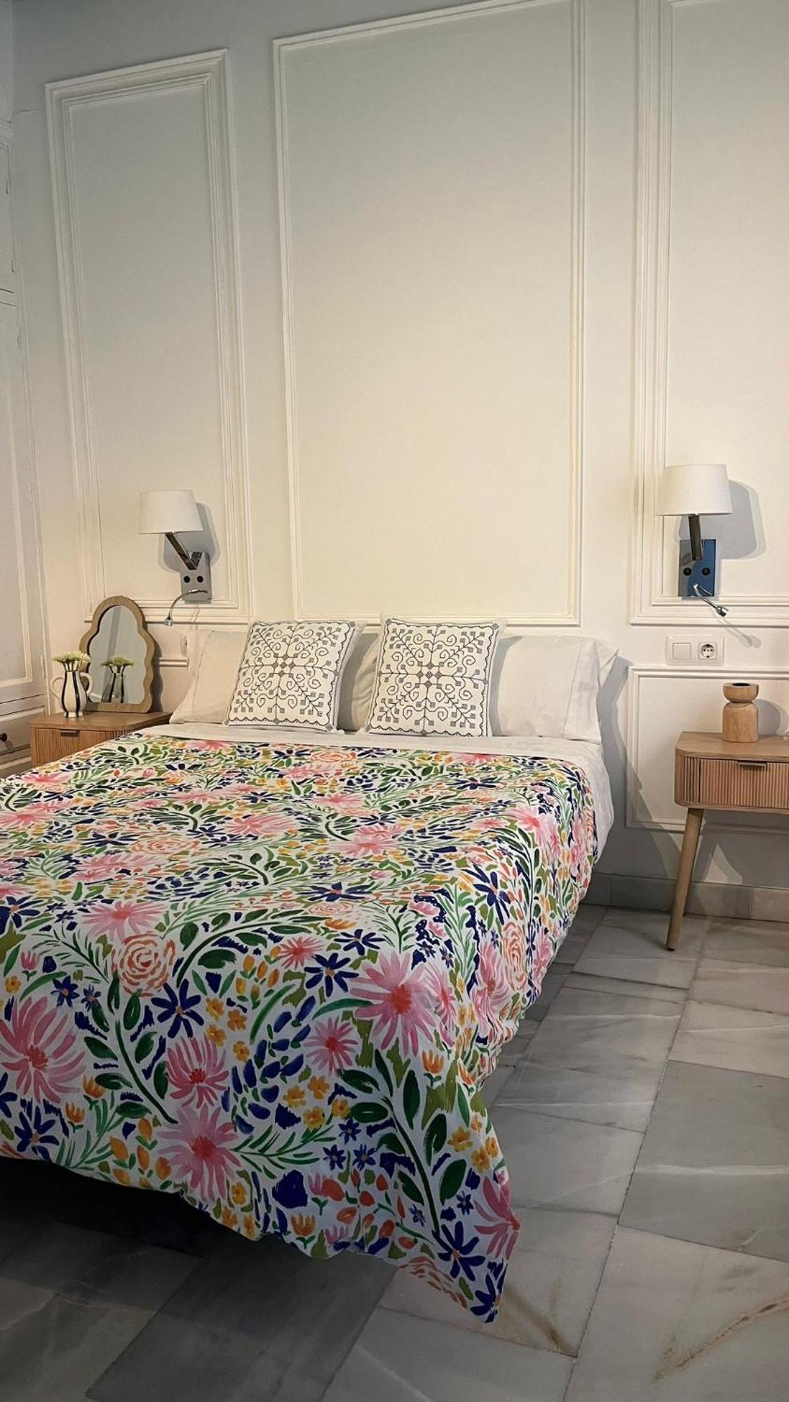 Apartamento En Casco Antiguo - Plaza De La Gavidia Seville Exterior photo